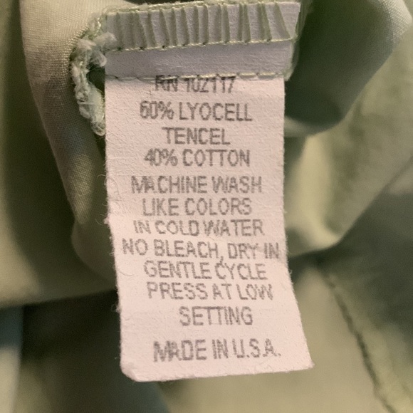 Eleven Stitch Design Button Up Top - Picture 4 of 6